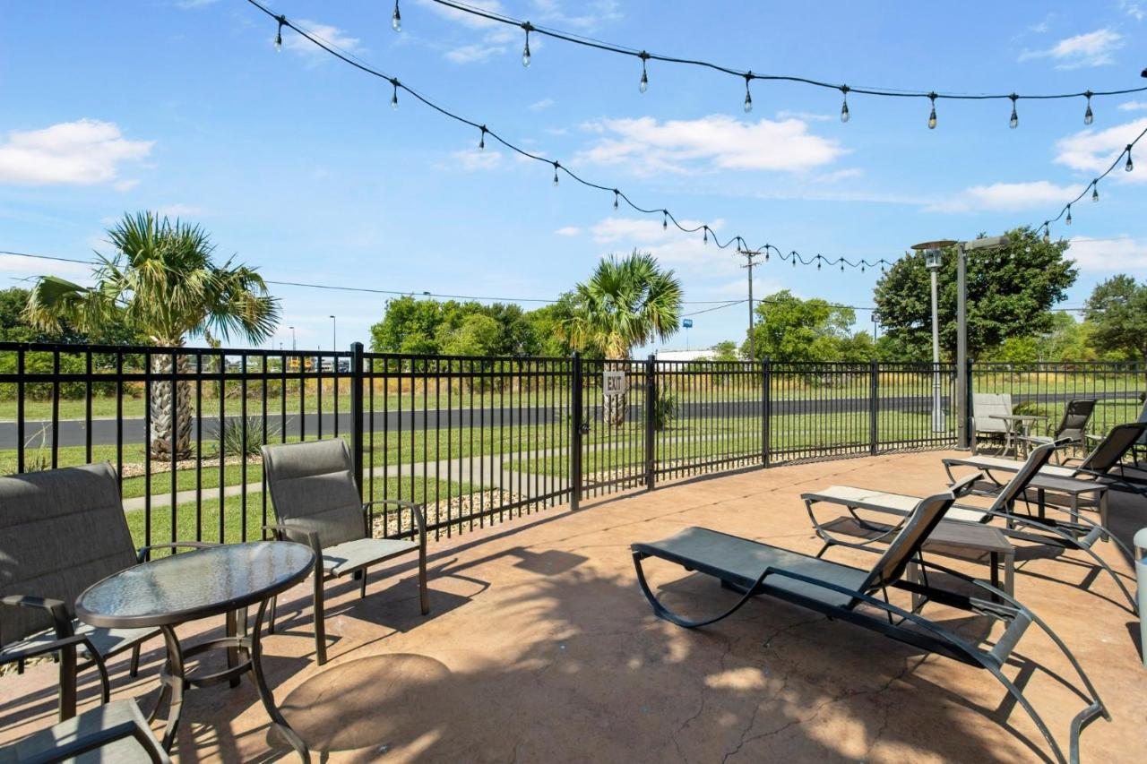 Holiday Inn Hotel & Suites Waco Northwest By Ihg Bellmead Екстер'єр фото