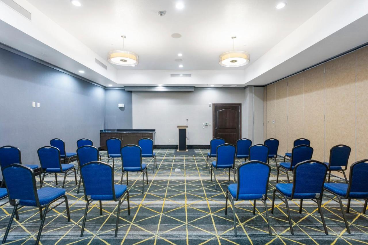 Holiday Inn Hotel & Suites Waco Northwest By Ihg Bellmead Екстер'єр фото
