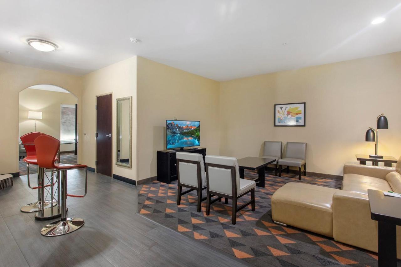 Holiday Inn Hotel & Suites Waco Northwest By Ihg Bellmead Екстер'єр фото