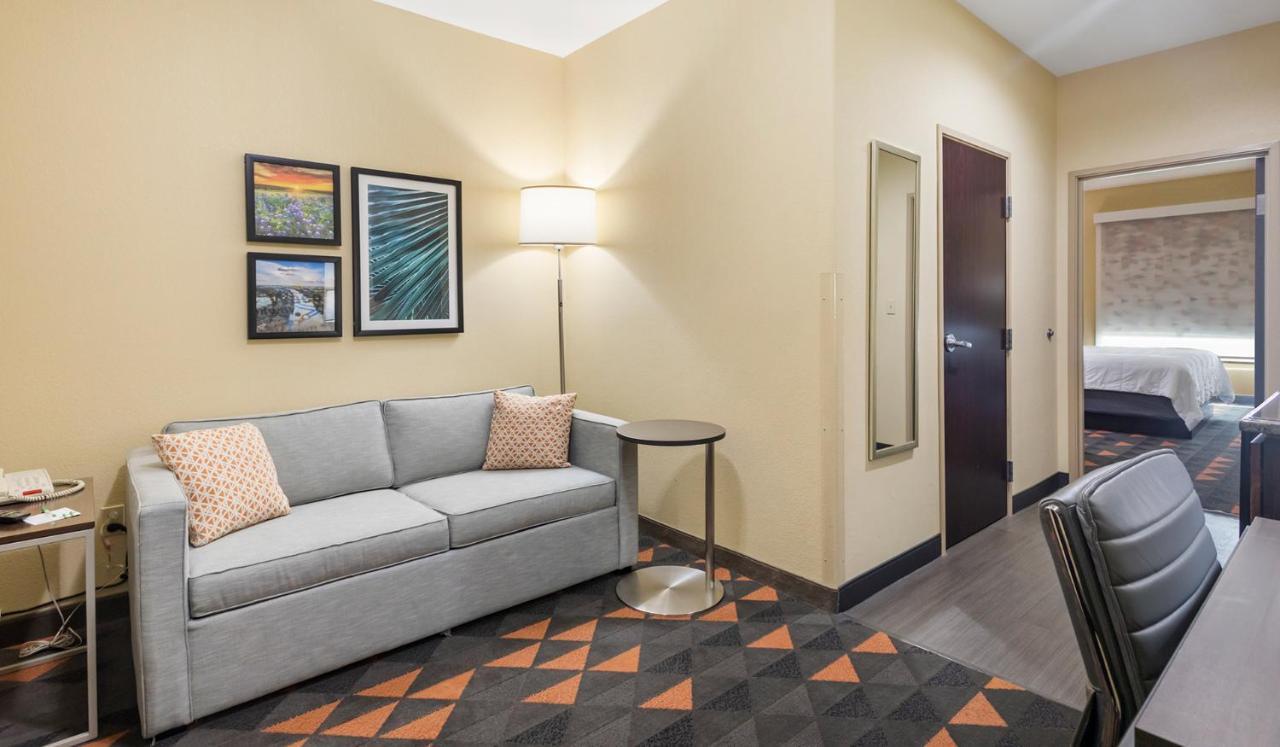 Holiday Inn Hotel & Suites Waco Northwest By Ihg Bellmead Екстер'єр фото